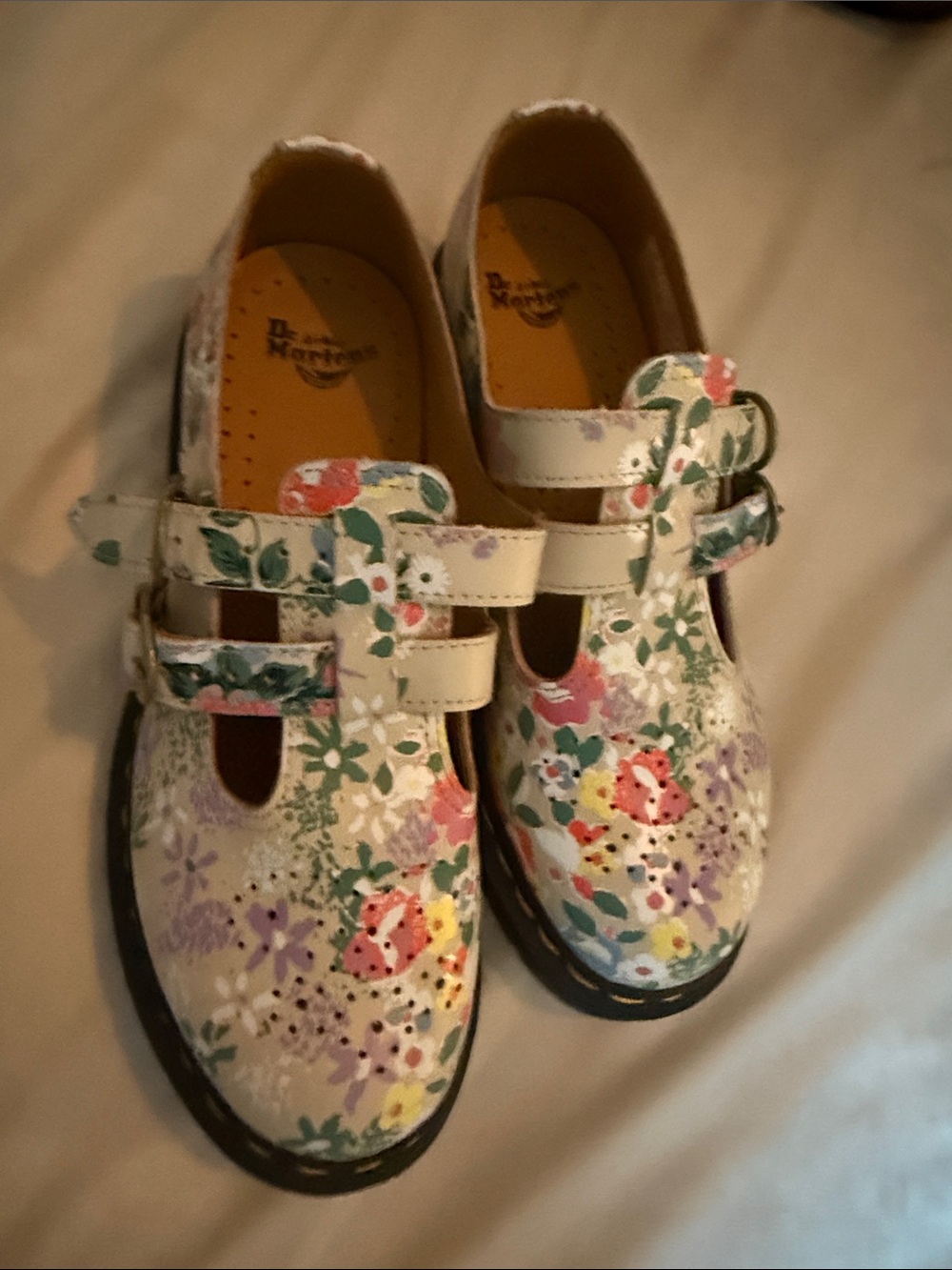Dr. Martens “Virginia” Floral Mary Jane Shoes Cream/Multicolor Flowers 39